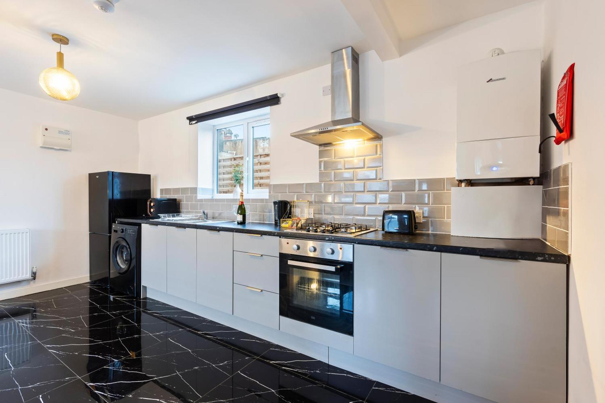 Stylish New Apartment - Free Wifi & Netflix - Top Rated - 3Mh Cradley Heath Extérieur photo