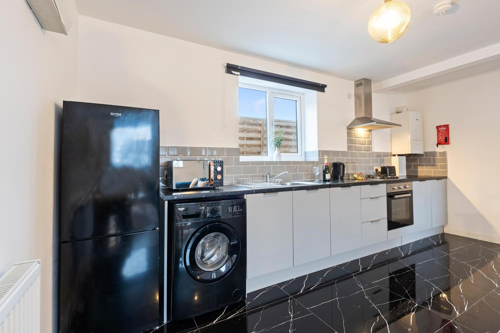 Stylish New Apartment - Free Wifi & Netflix - Top Rated - 3Mh Cradley Heath Extérieur photo